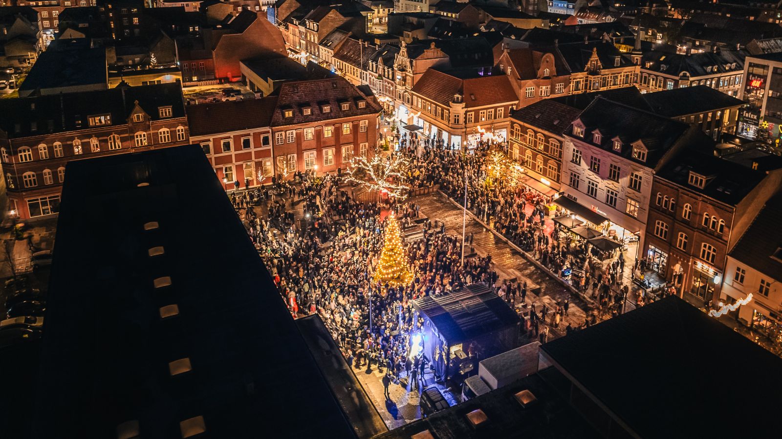 Juletræstænding på Rådhuspladsen